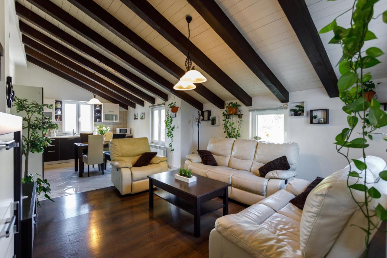 Rustic Apartment Evelin Krk Town Exterior foto