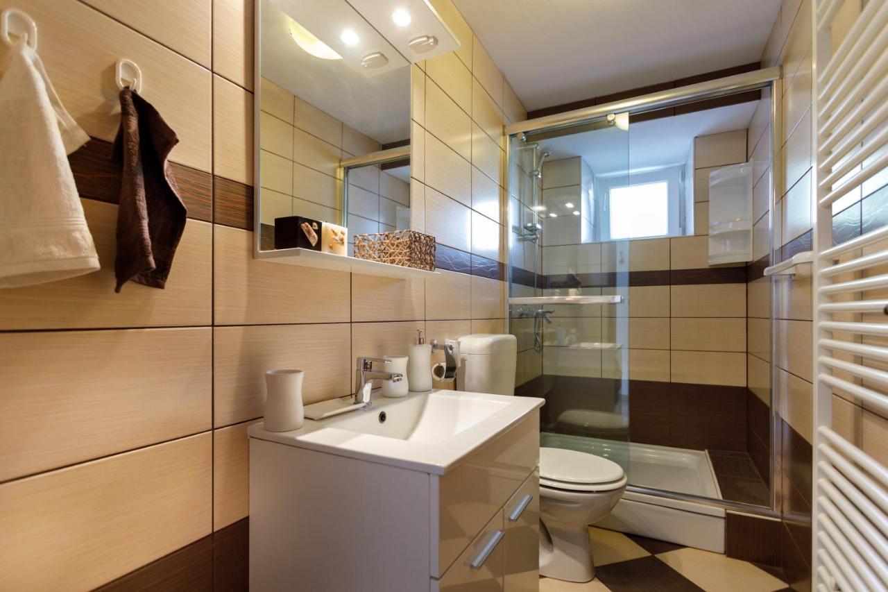 Rustic Apartment Evelin Krk Town Exterior foto