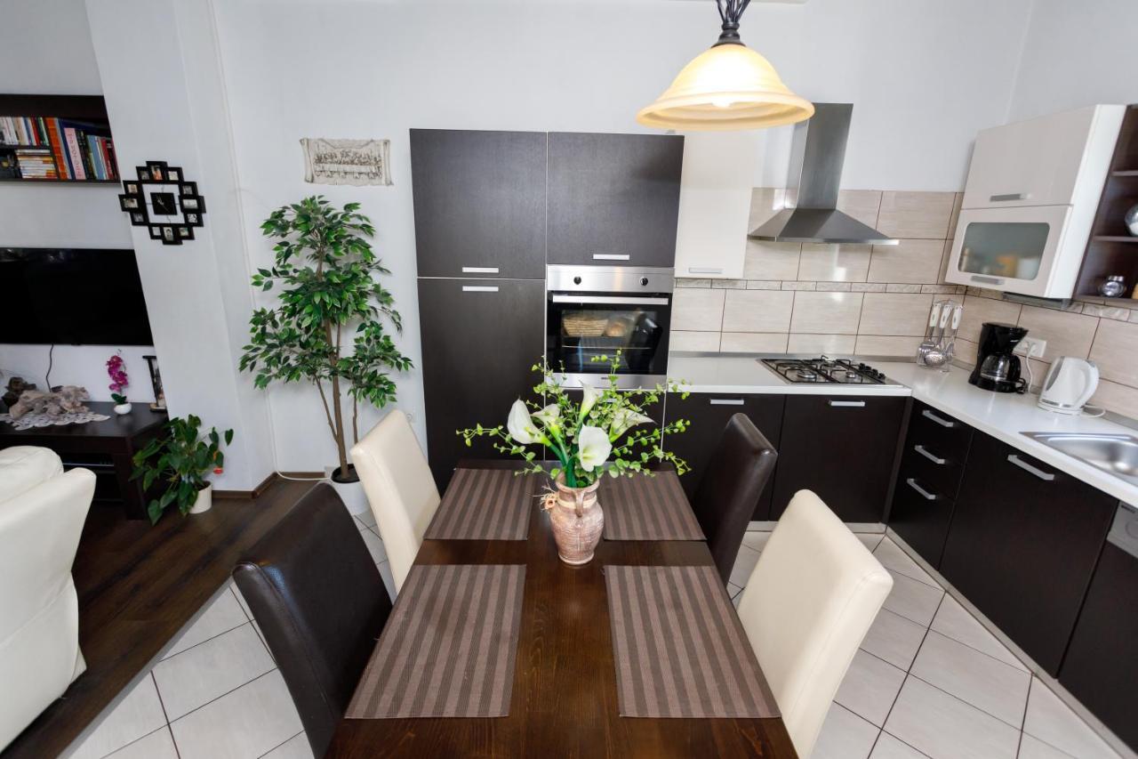 Rustic Apartment Evelin Krk Town Exterior foto