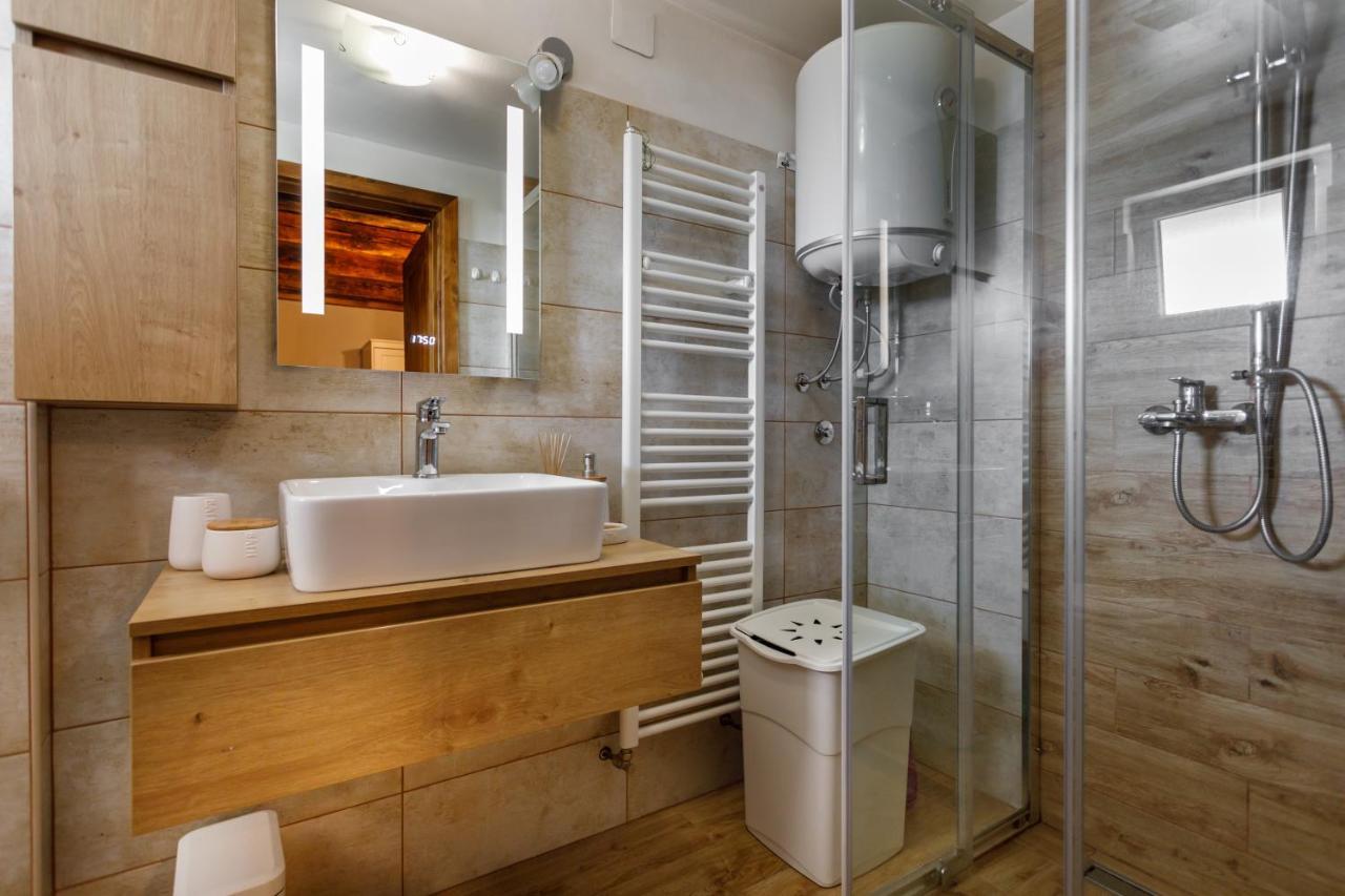 Rustic Apartment Evelin Krk Town Exterior foto